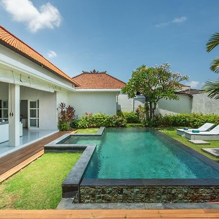 Modern 3 Bedrooms Villa Beach Walking Distance Seminyak  Luaran gambar